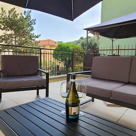 Grignetta Relax Giardino E Jacuzzi * 瓦拉泽