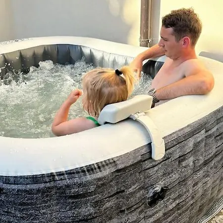 Grignetta Relax Giardino E Jacuzzi Appartement *