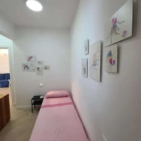 公寓 Grignetta Relax Giardino E Jacuzzi 瓦拉泽