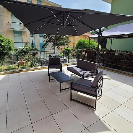 Апартаменты Grignetta Relax Giardino E Jacuzzi *